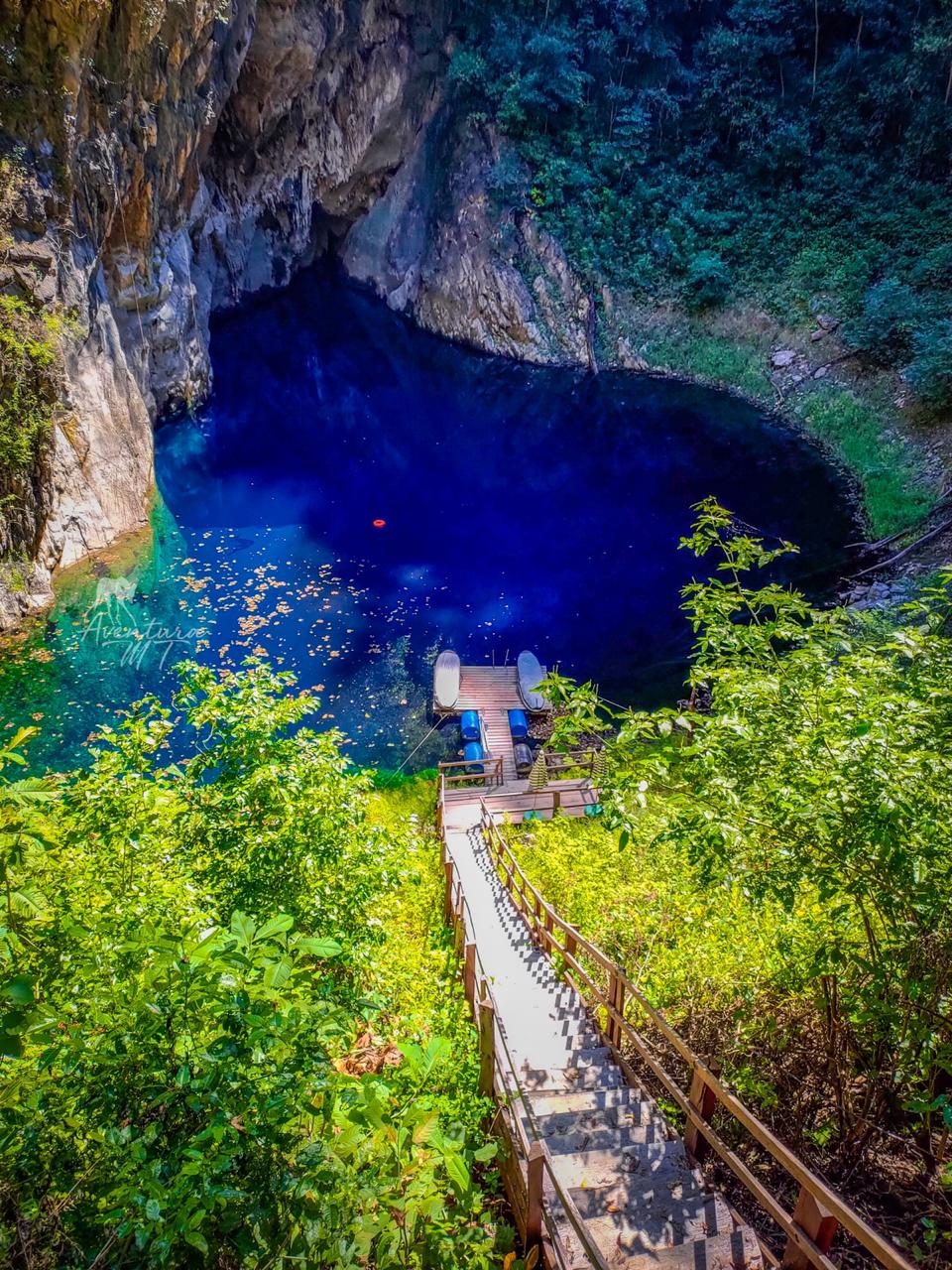 FLUTUAÇÃO NO LAGO DA DOLINA MILAGROSA